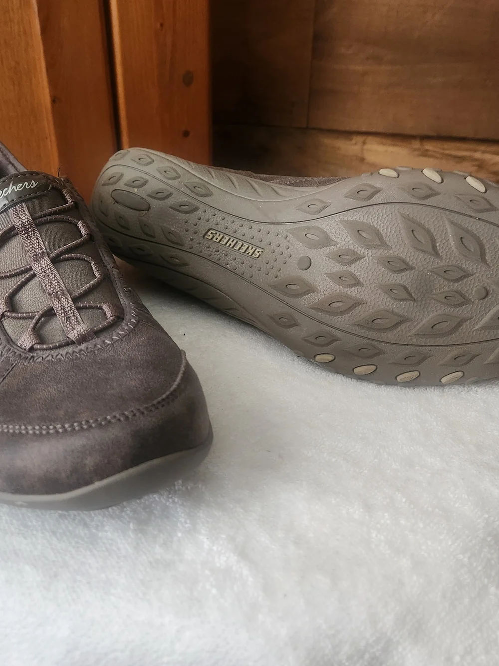 Skechers Brown Slip-On Casual Walking Shoes Womens Size 11